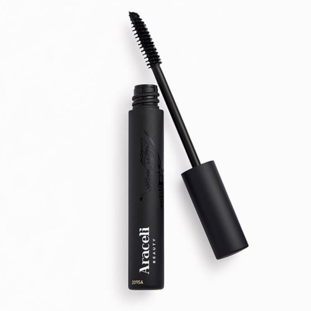 ARACELI BEAUTY
Monarca Mascara in Black/Negro, New in Box